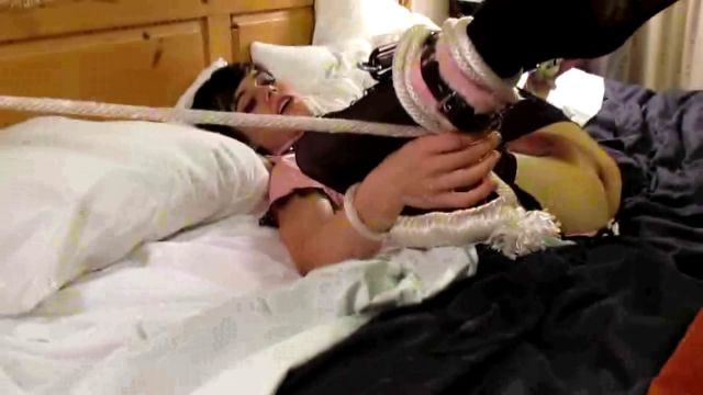 Tia Tizzianni - Nyxi Fucktoy For Daddy Doggie And Facial 00000