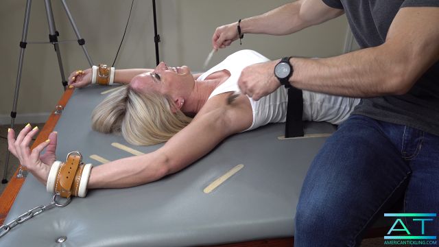 Americantickling &ndash; Beautifully Ticklish Amelia 2 00000