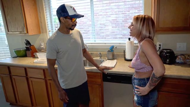 Chris Savage Tx - Cougar Fucks Step-Sons Big Dicked College Roommate 00000