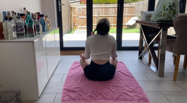 Delilah Jynx - Housewife Loves To Do Yoga 00000