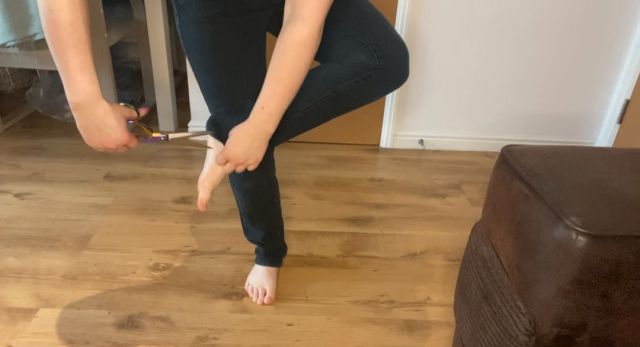 Delilah Jynx - i Hate Ill Fitting Clothes But i Love To Cut Them Off 00000 Delilah Jynx - i Hate Ill Fitting Clothes But i Love To Cut Them Off 00000