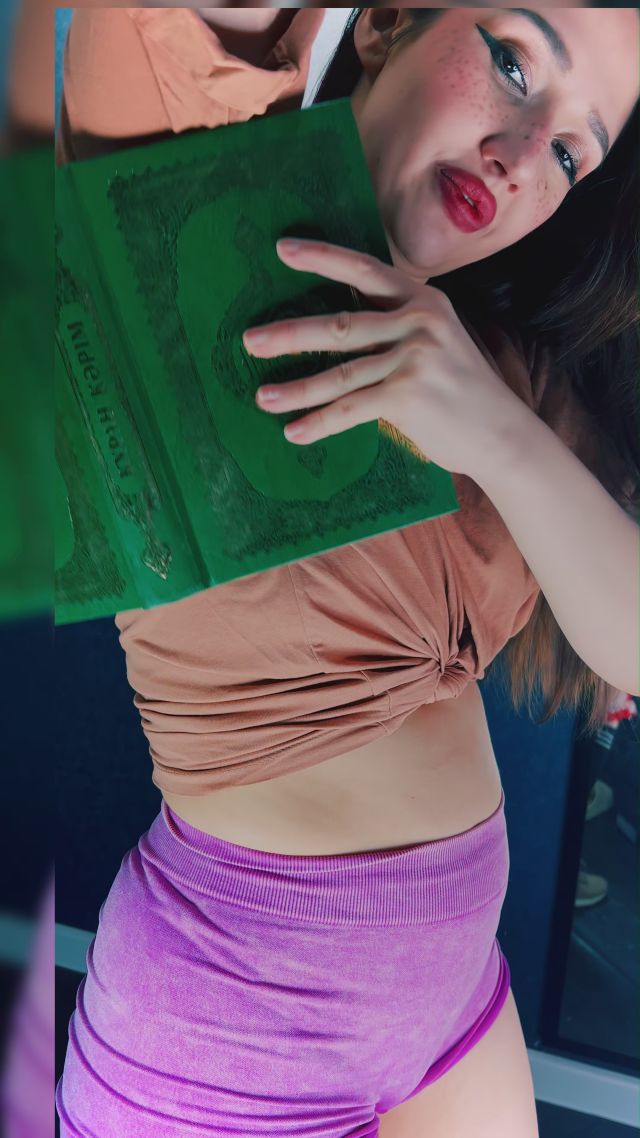 Jessicabush - Sweaty Post-Gym Girl Humiliates Quran 00000