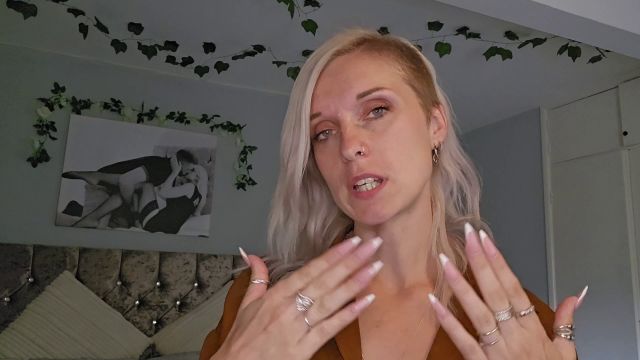 Lexi Snow - Landlady Pegs You For Payment 00000
