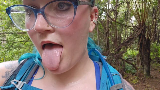 Luna Allora - Sweaty Tropical Hike 00000