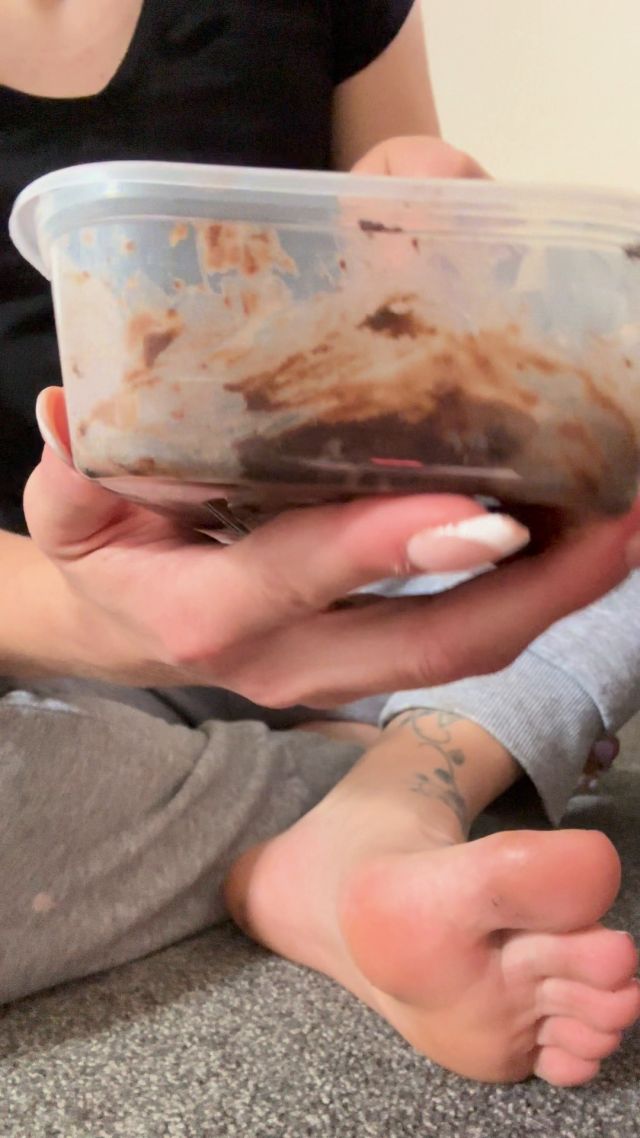Yourhikerbabe - Making a Foot Fetish Brownie 00000 Yourhikerbabe - Making a Foot Fetish Brownie 00000