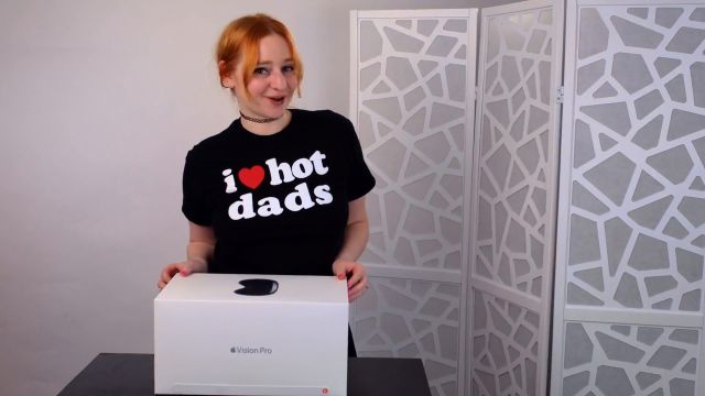 Delilah Cass - Apple Vision Pro 4000 Unboxing 00000 Delilah Cass - Apple Vision Pro 4000 Unboxing 00000