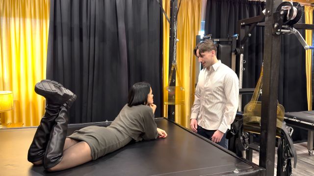 Jolie Berrie - Arm Wrestling Bet 4k 00000