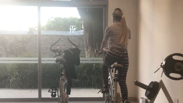 Rebecca De Winter - a Gym s Flirt 1 00000