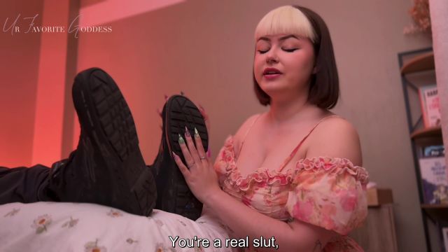 Urfavoritegoddess - Kneel For His Feet 00000