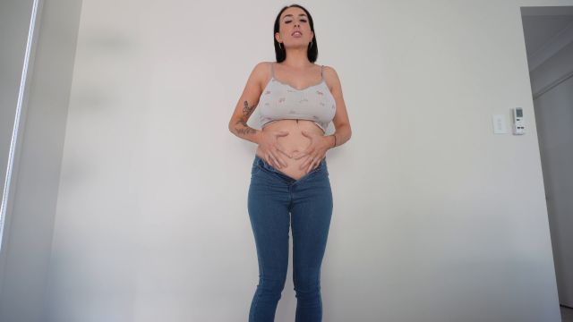 Aysha Paige - Pregnant Milf Desperate To Pee 00000 Aysha Paige - Pregnant Milf Desperate To Pee 00000