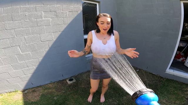 Aysha Paige - Soaking Housewife 00000 Aysha Paige - Soaking Housewife 00000