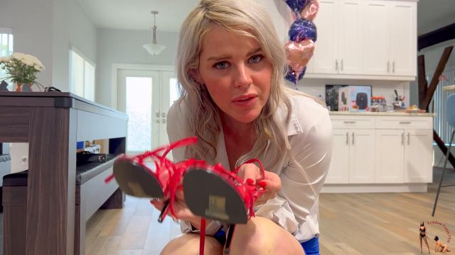 Femdom Puppy Play - Kody Makes Her Sub Lap Up Foot Water 00000
