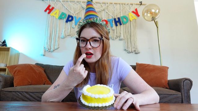 Itskinkerbell - Birthday Cake Ass Smash   Anal 00000