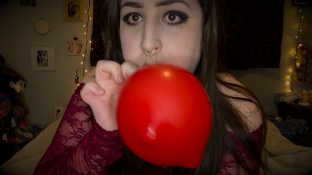 Ladyaislynn - Face Sitting On A Balloon 00000 Ladyaislynn - Face Sitting On A Balloon 00000