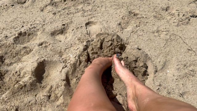 Mistressmolly77 - Mistress Molly s Sandy Foot Worship At The Beach 00000
