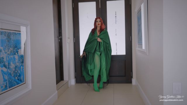 Young Goddess Kim - Poison s Kiss - Batslave Begins (4k) 00000 Young Goddess Kim - Poison s Kiss - Batslave Begins (4k) 00000