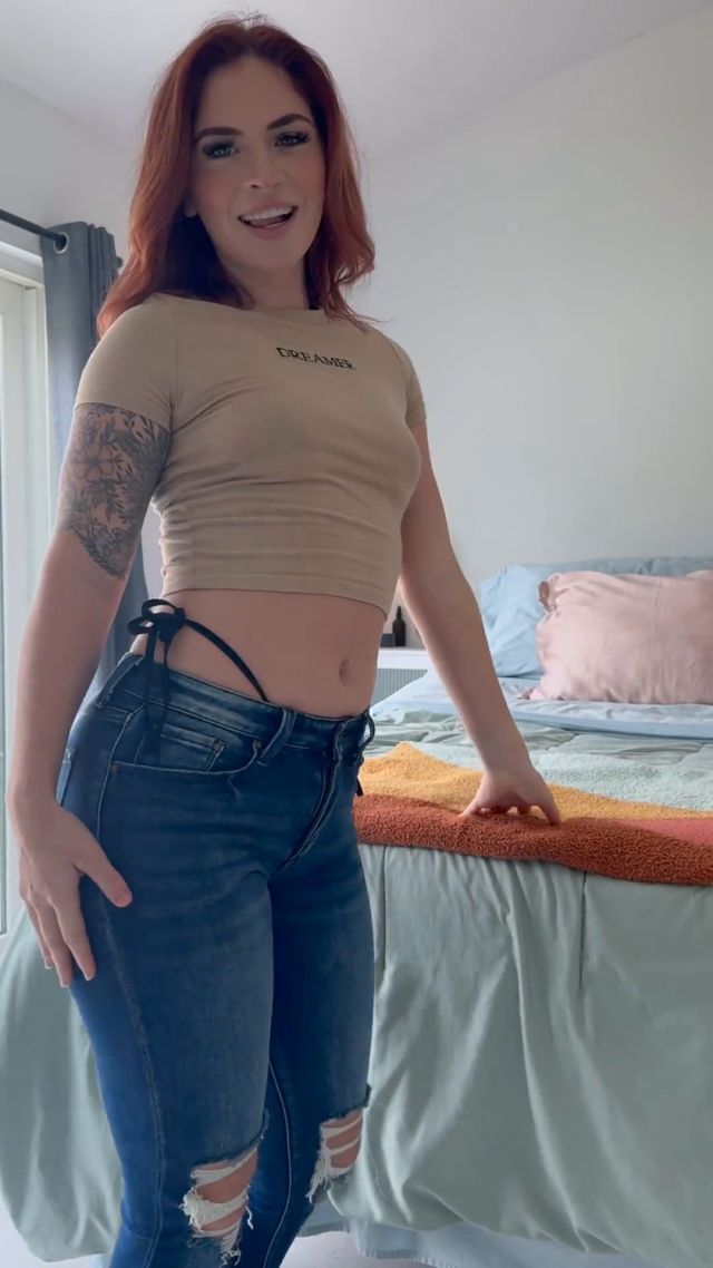 Zoeneli - Strip Tease And Squirting For You 00000