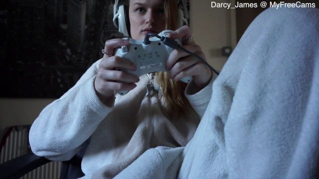 Darcyjames - Horny Gamer Girl 19 Years Old 00000