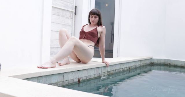 Domino Faye - Cumming By The Pool 00000 Domino Faye - Cumming By The Pool 00000