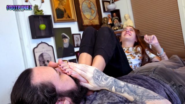 Footpunkz - Petite Amateur Stormies First Time Foot Smelling Handjob - Part 2 00000 Footpunkz - Petite Amateur Stormies First Time Foot Smelling Handjob - Part 2 00000