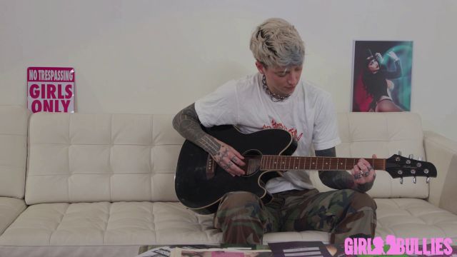 Girl Bullies - Rock Star Spanked By Tommy King 00000