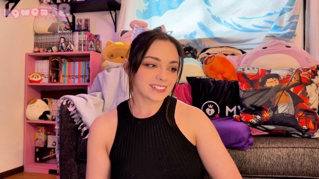 Gwentaii - Step-Sis s Pussy Is Better 00000