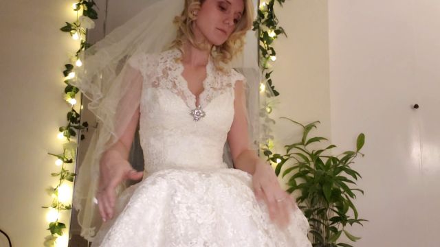 Lexi Snow - Bride Fucks Herself Before Wedding 00000 Lexi Snow - Bride Fucks Herself Before Wedding 00000