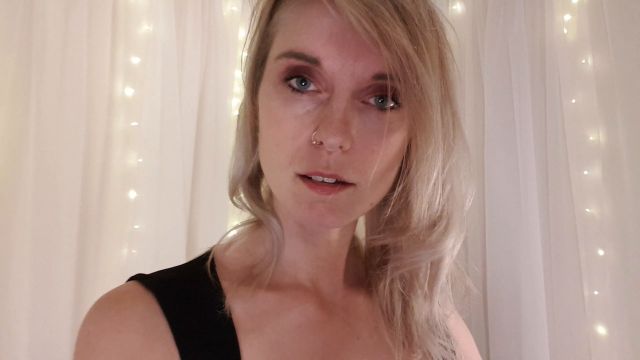 Lexi Snow - Giantess Catches And Sits On You 00000