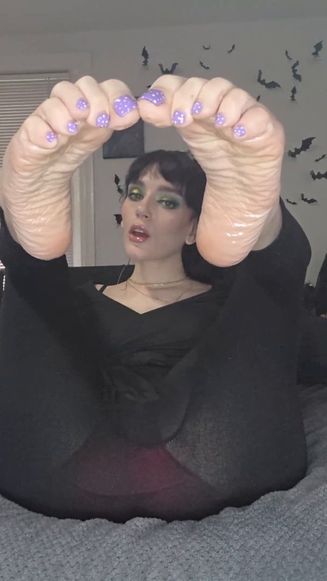 Misbehavedxoxo - Take Ur Dick Out And Stroke It For Mommys Glossy Lips And Soles 00000 Misbehavedxoxo - Take Ur Dick Out And Stroke It For Mommys Glossy Lips And Soles 00000