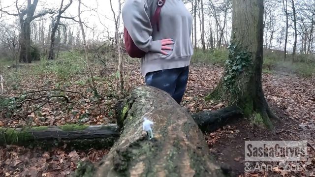 Anna Scot - Hunted By Unaware Giantesses 00000
