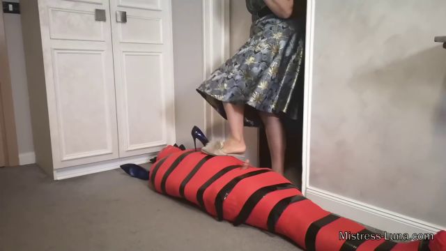 Mistress Luna - Human Carpet For One Full Day 00000 Mistress Luna - Human Carpet For One Full Day 00000