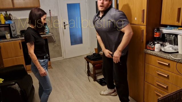 Muscleballbusting - Milf Franoise Tries To Pop Them Balls 00000 Muscleballbusting - Milf Franoise Tries To Pop Them Balls 00000