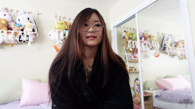 Ur2dwaifu - Fucking Your Wife s Little Step-Sister 00000