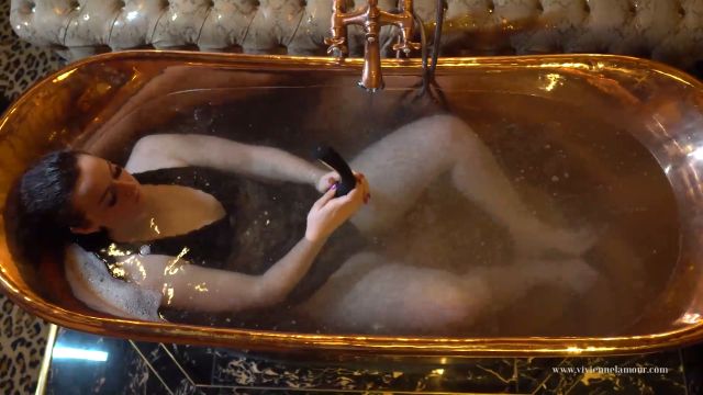 Vivienne l Amour - Copper Bath Vibrator Masturbation 00000 Vivienne l Amour - Copper Bath Vibrator Masturbation 00000