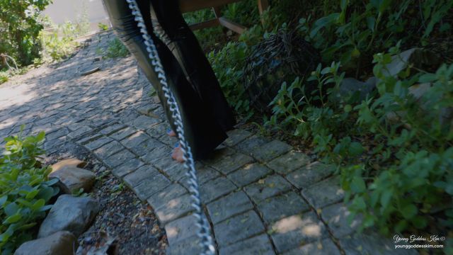 Young Goddess Kim - Dirty Foot Licking ashtray in Chastity 4K 00000