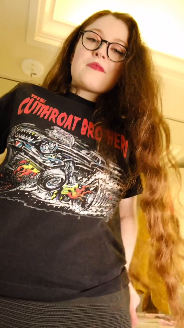 Madamebeatrix - Cute Redhead In Glasses Pees In Band Tee 00000