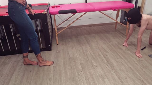 Miss Dula - Dirty And Sweaty Feet - Italian Femdom 4k 00000
