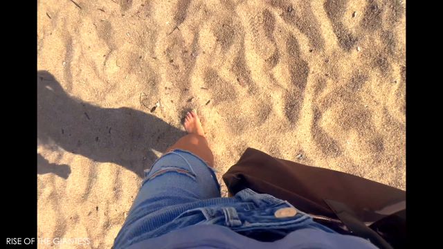 Rise Of The Giantess - Beach Crush - Giantess Kelly 4K 00000 Rise Of The Giantess - Beach Crush - Giantess Kelly 4K 00000